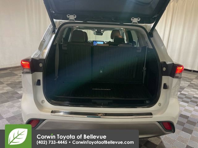 Used 2022 Toyota Highlander Platinum image 17