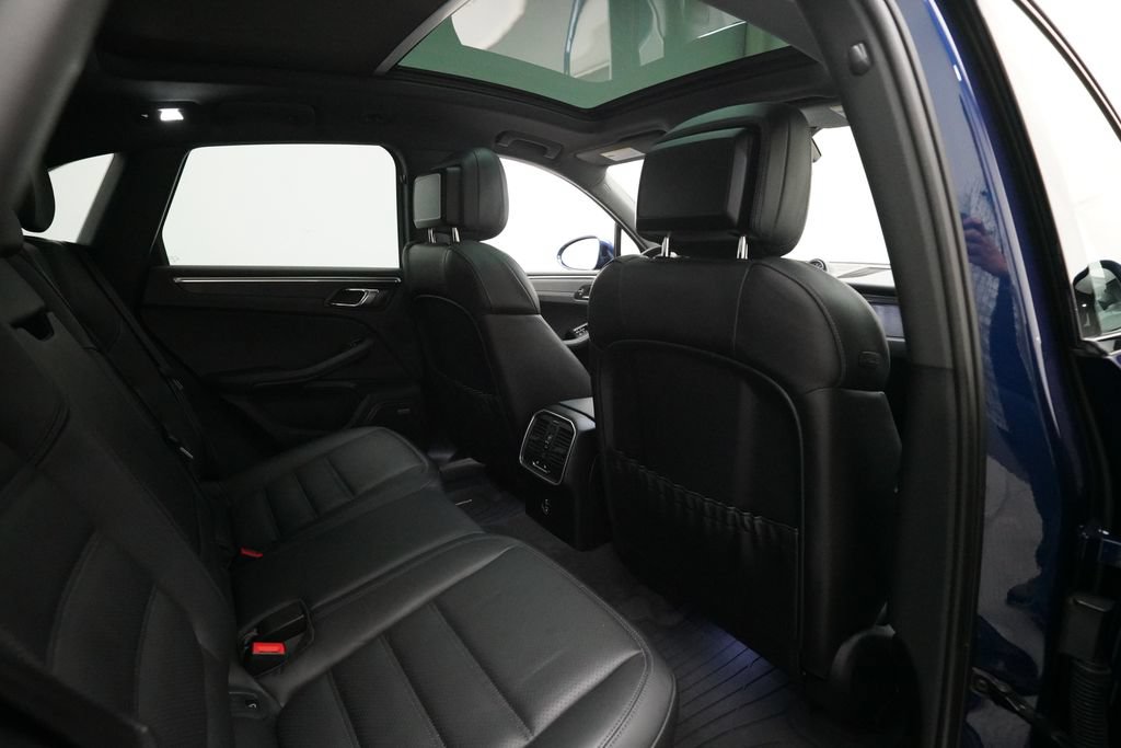 Certified 2022 Porsche Macan GTS w/ Premium Package Plus AWD/4WD image 29