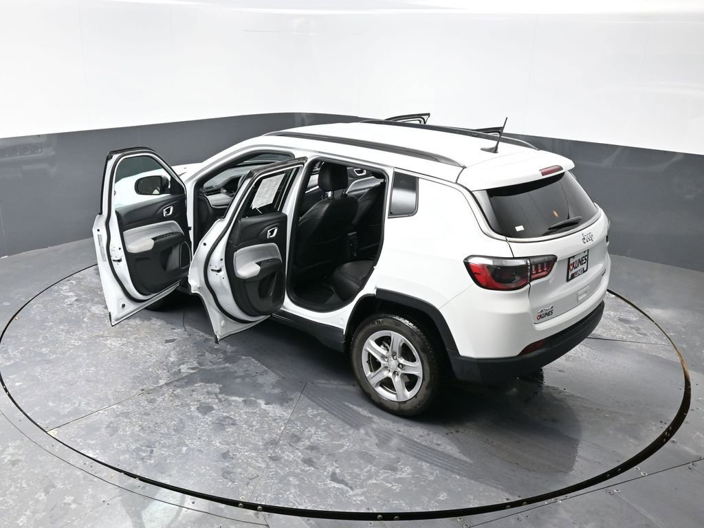 Used 2024 Jeep Compass Latitude image 58