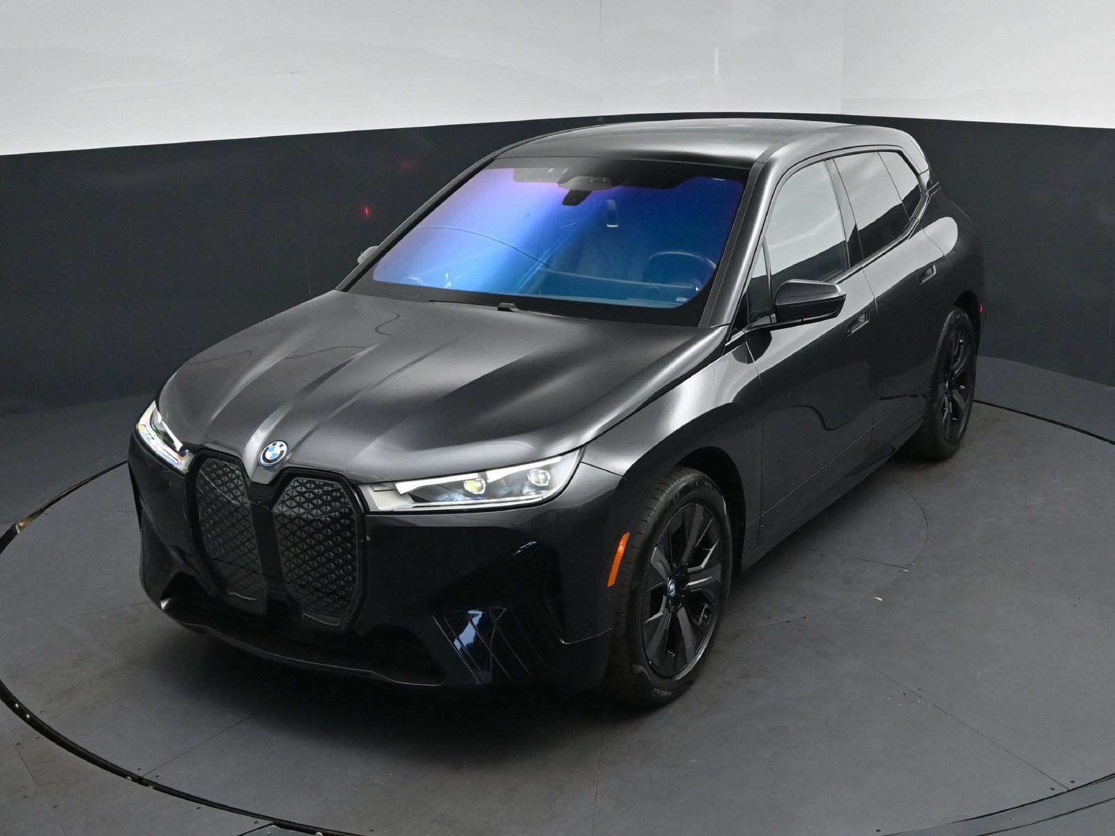 Certified 2024 BMW iX xDrive50 w/ Premium Package AWD/4WD image 30