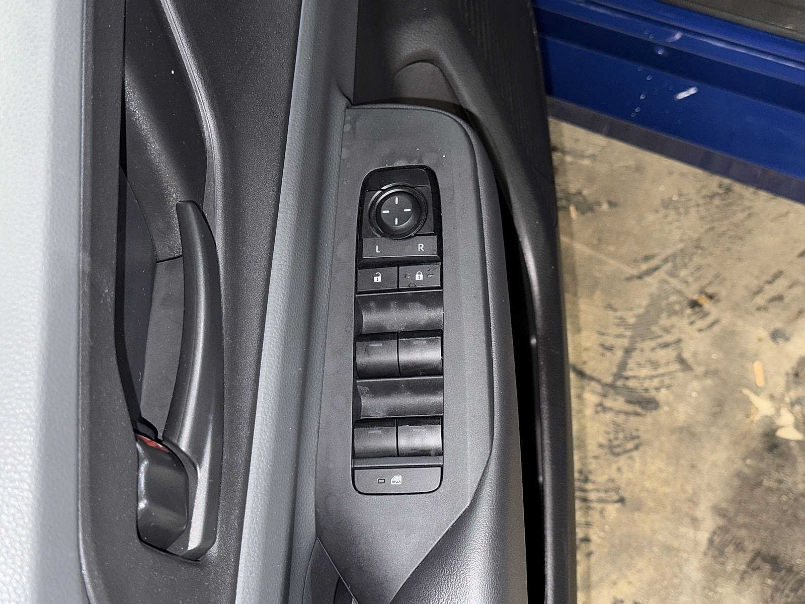 Certified 2024 Toyota Prius LE AWD/4WD image 21
