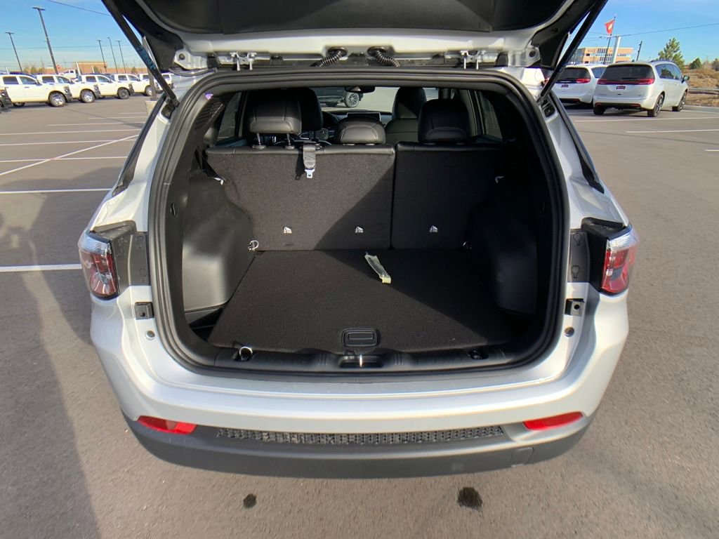 New 2026 Jeep Compass Latitude image 24