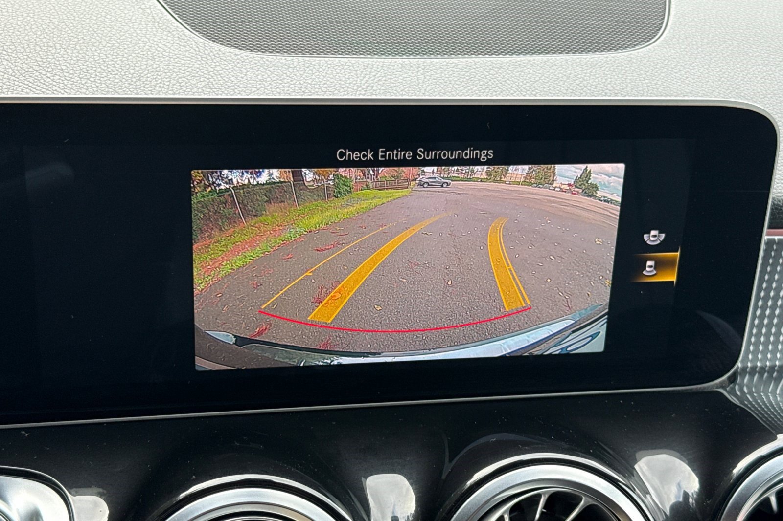 Used 2021 Mercedes-Benz GLB 250 4MATIC image 23