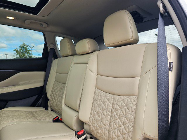 Certified 2023 Nissan Murano Platinum w/ Cargo Package AWD/4WD image 22