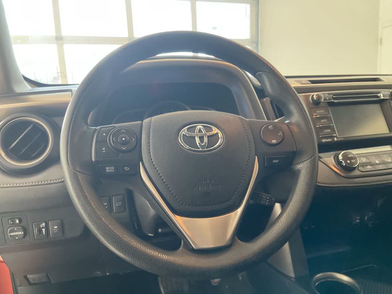 Used 2015 Toyota RAV4 XLE AWD/4WD image 14
