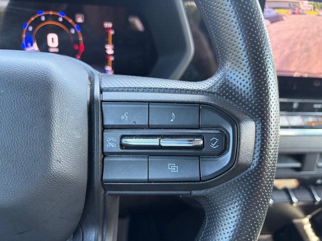 Used 2023 Chevrolet Colorado W/T RWD image 15