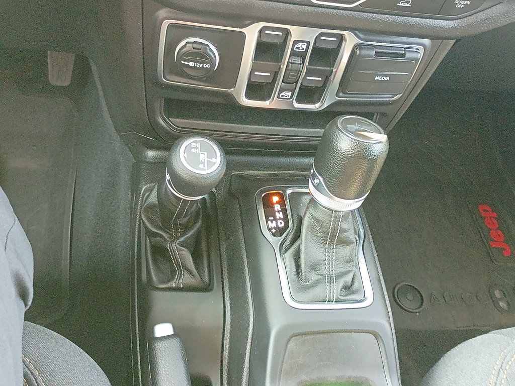 Used 2024 Jeep Wrangler Unlimited Sport AWD/4WD image 23