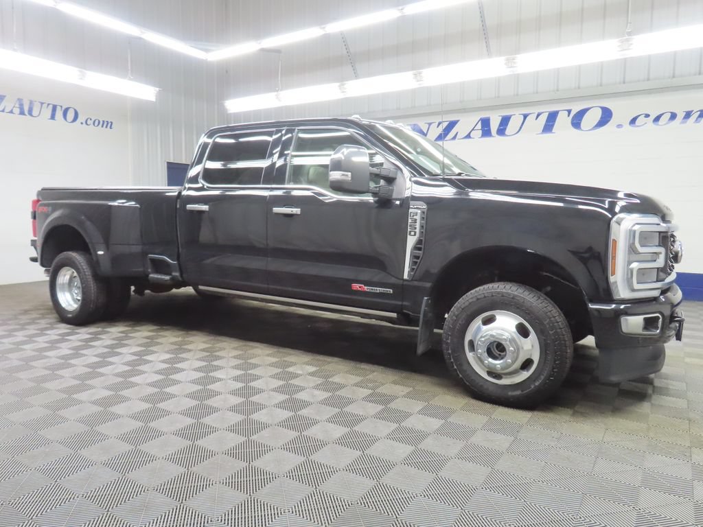 Used 2025 Ford F350 Platinum w/ Platinum Plus Package AWD/4WD image 3