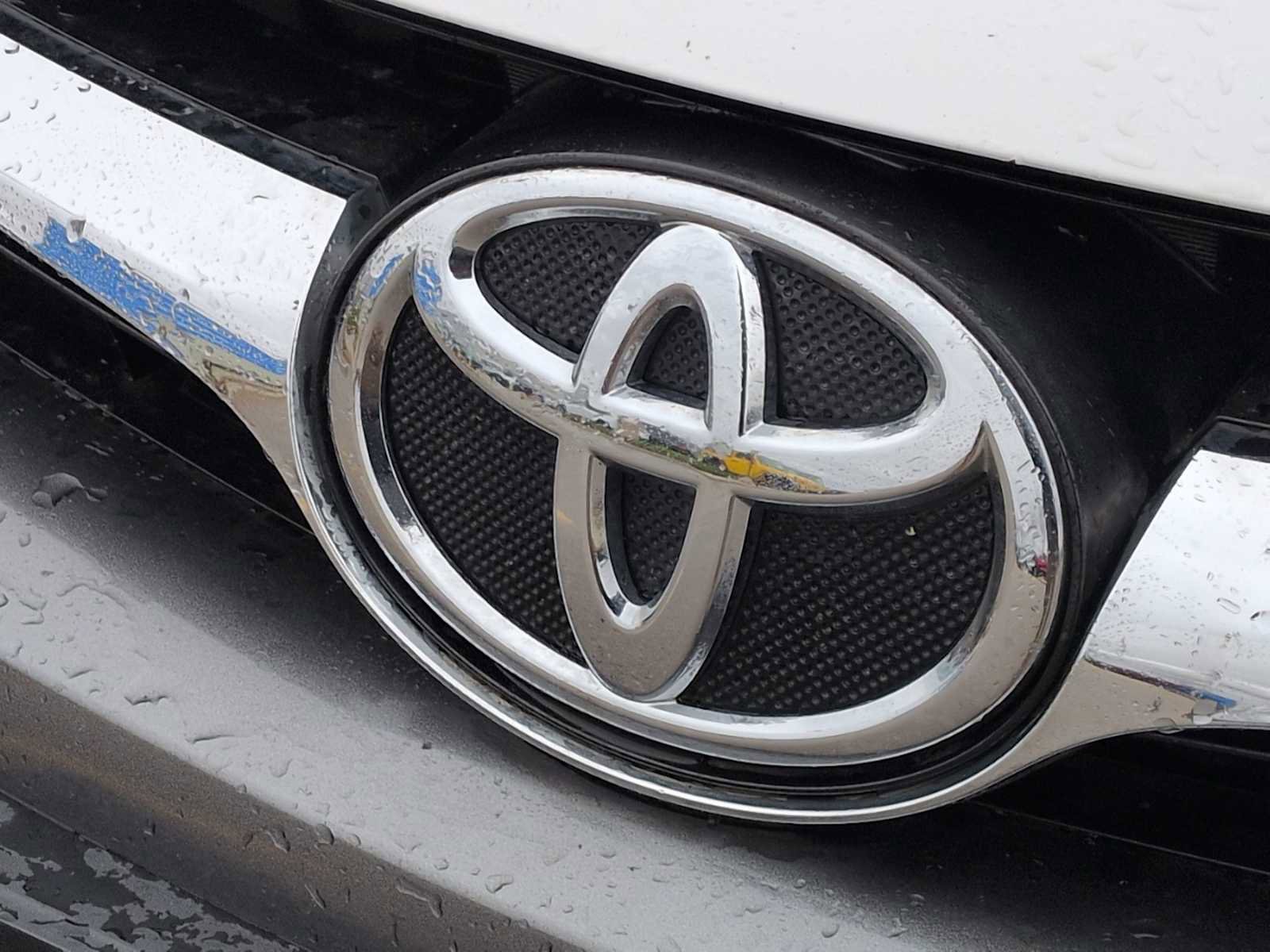 Used 2016 Toyota Camry XLE w/ Moonroof Package image 13