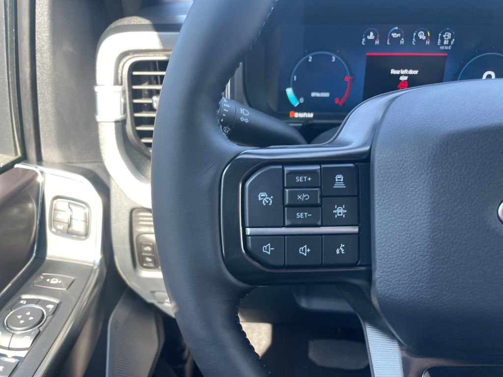 New 2026 Ford F350 Platinum w/ FX4 Off-Road Package image 17