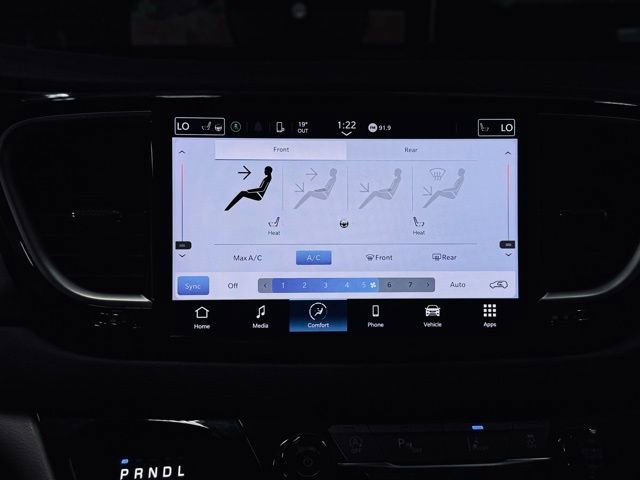 Used 2024 Chrysler Pacifica Touring-L image 38