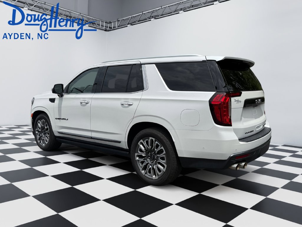 Used 2023 GMC Yukon Denali Ultimate AWD/4WD image 3