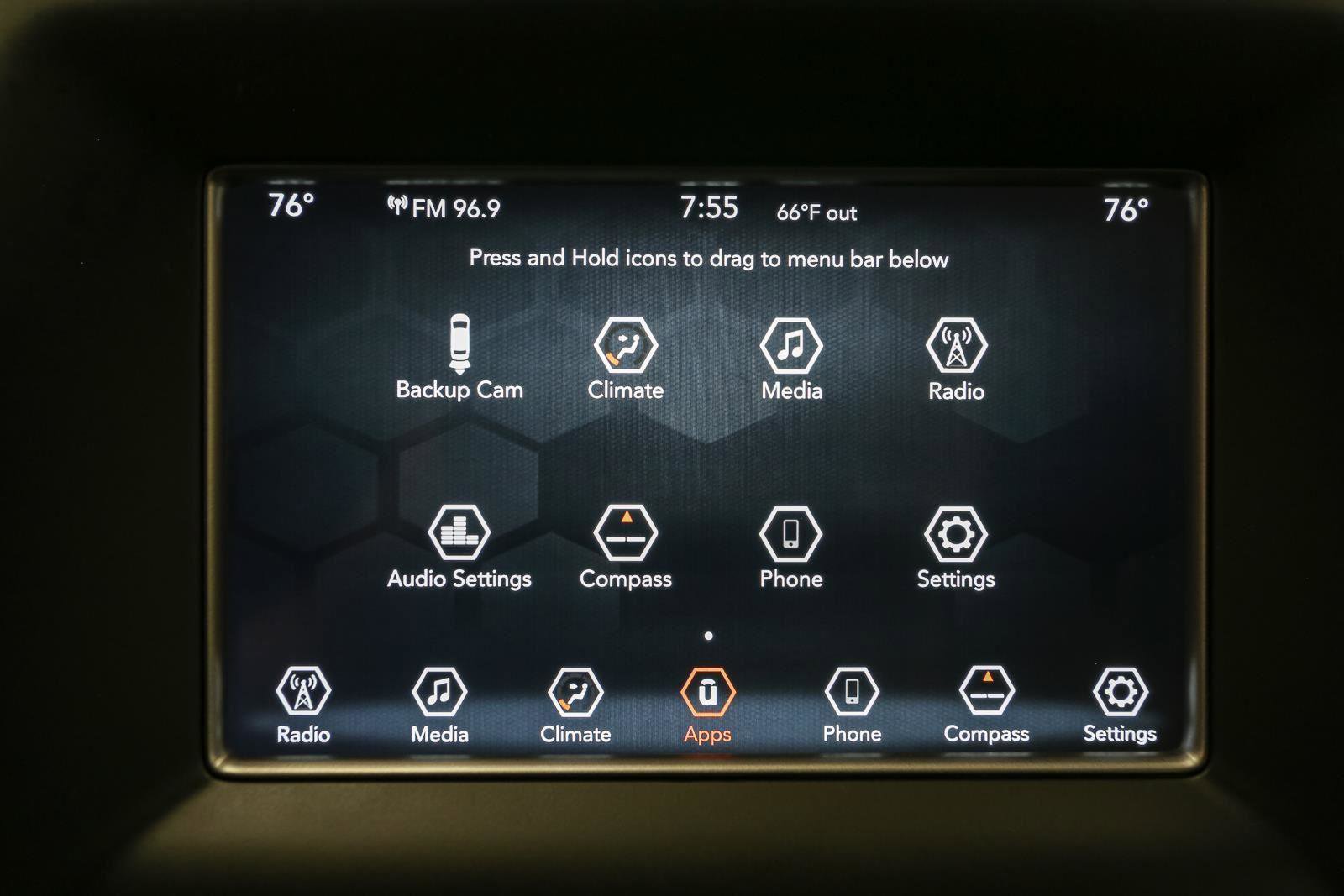 Used 2018 Jeep Grand Cherokee Laredo image 23