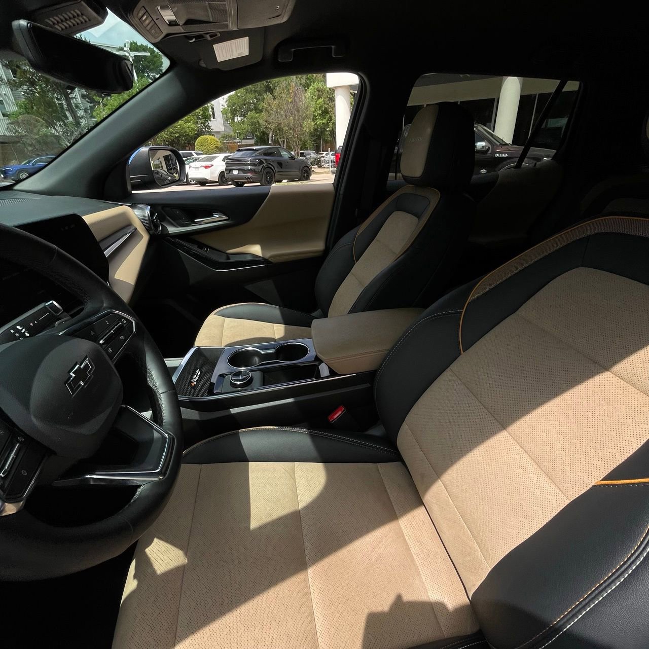 Certified 2025 Chevrolet Equinox ACTIV w/ Safety and Technology Package image 22