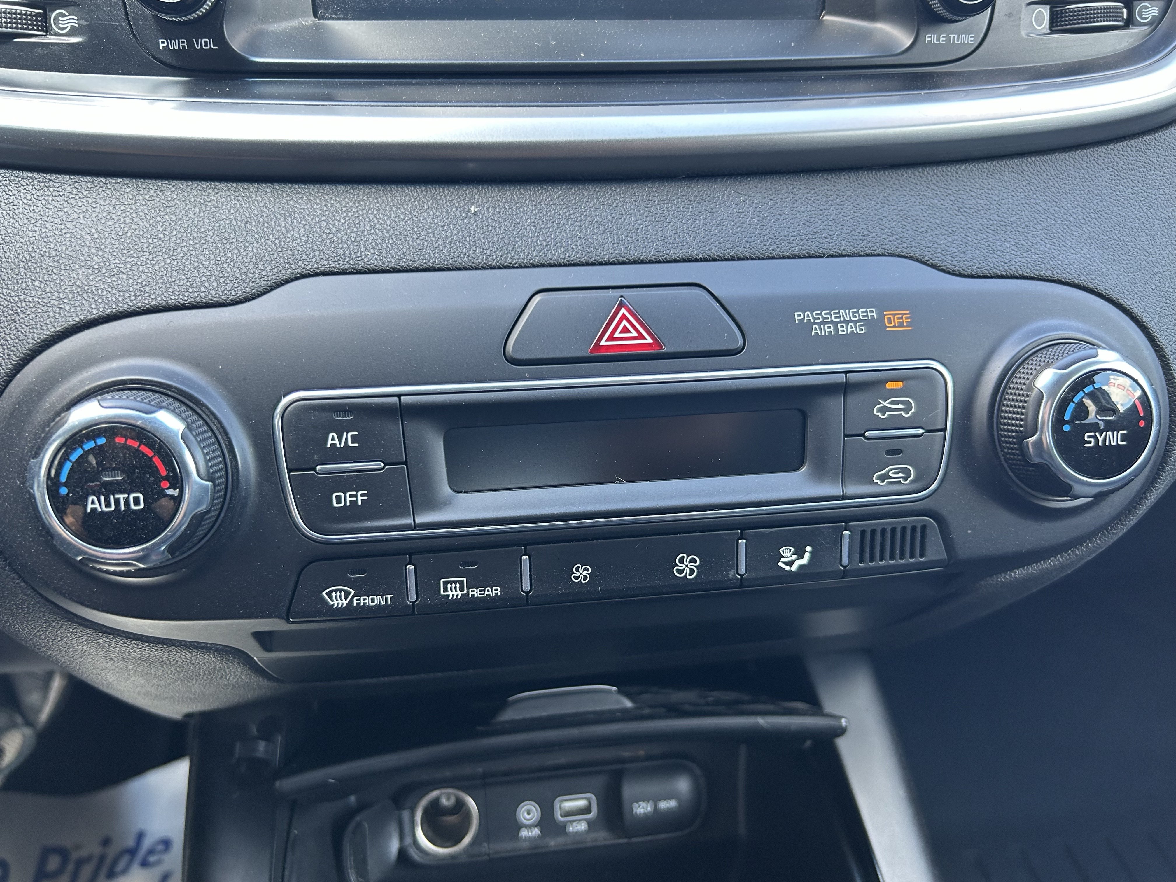 Used 2019 Kia Sorento AWD V6 image 30