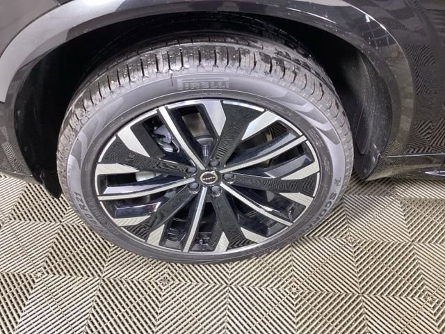 New 2026 Volvo XC90 B6 Ultra w/ Protection Package image 7
