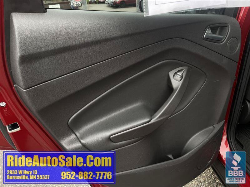 Used 2017 Ford Escape SE w/ Equipment Group 201A AWD/4WD image 11