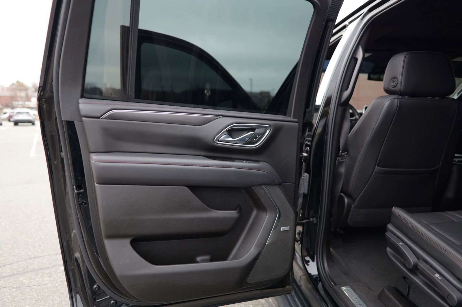 Used 2021 Chevrolet Suburban RST w/ Luxury Package image 28