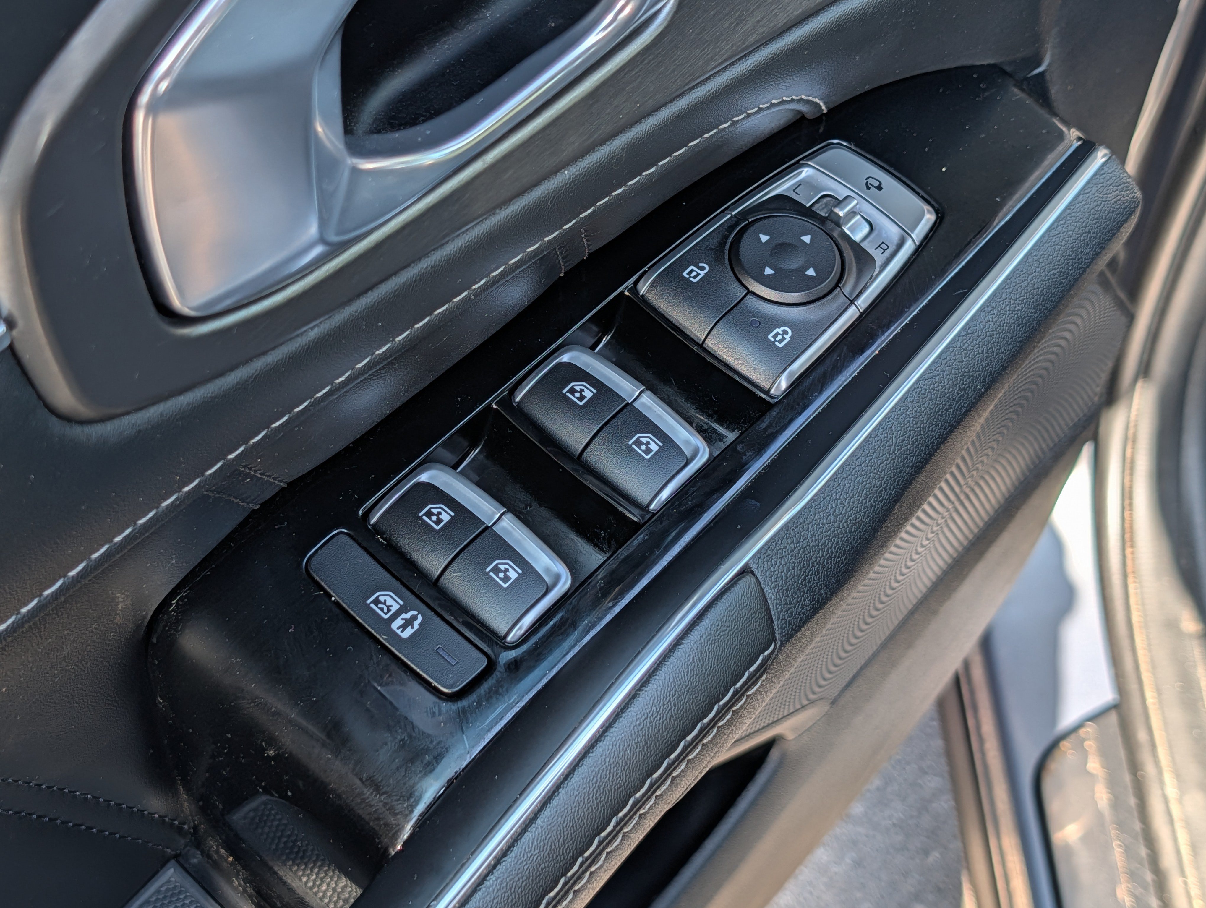 Used 2023 Kia Sorento SX AWD/4WD image 19