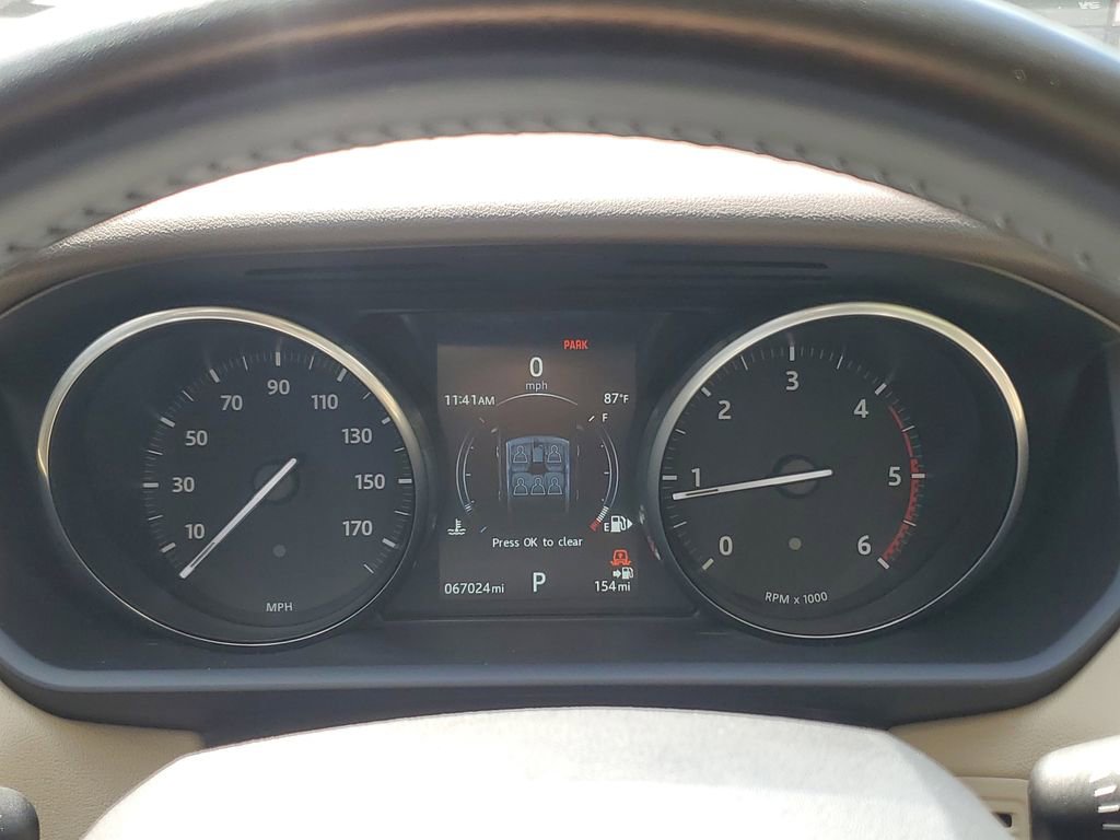 Used 2017 Land Rover Range Rover Sport SE image 29