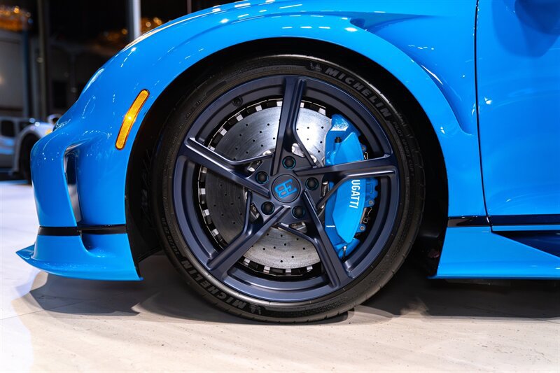 Used 2022 Bugatti Chiron Super Sport AWD/4WD image 14