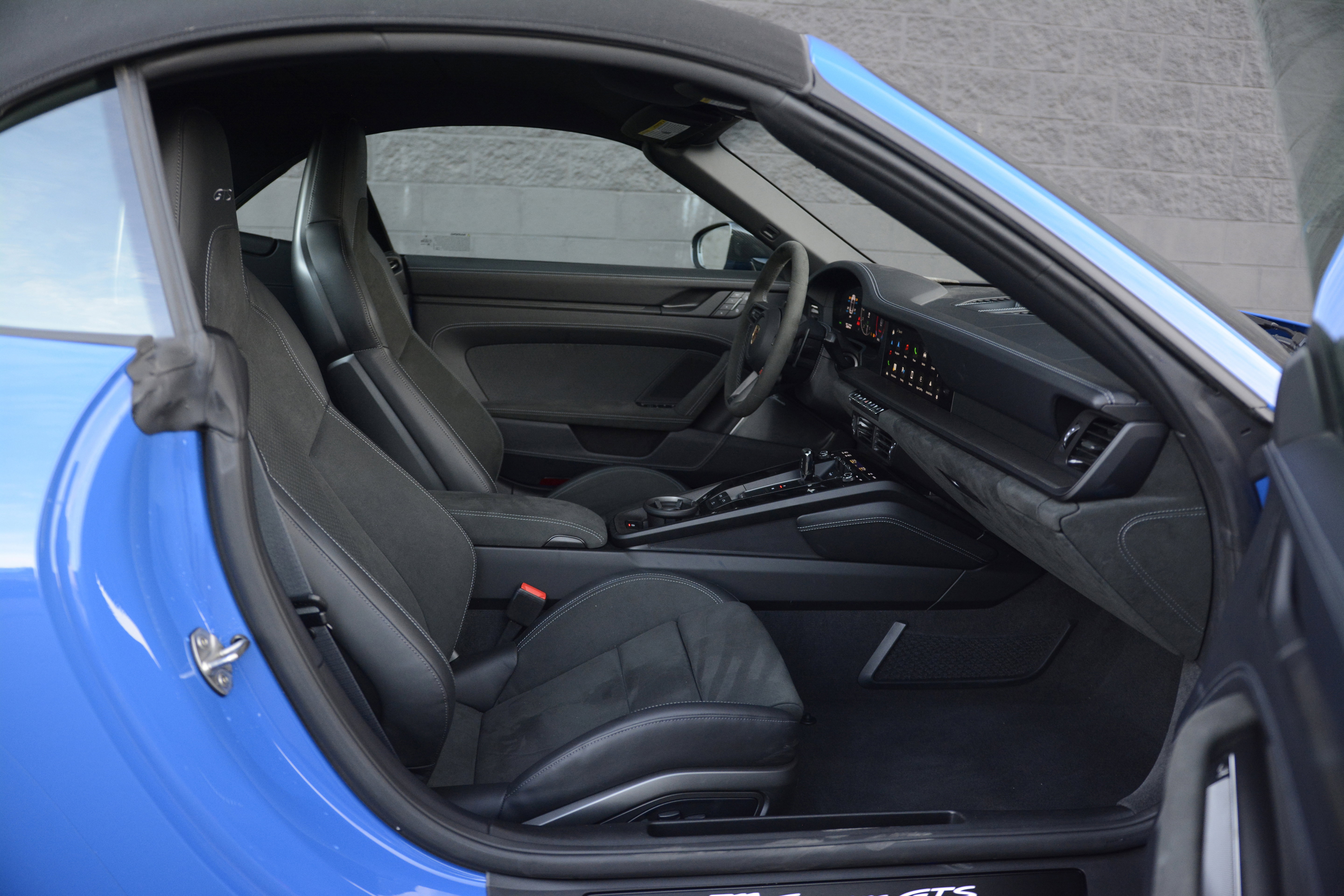 Certified 2025 Porsche 911 Carrera 4 GTS AWD/4WD image 28
