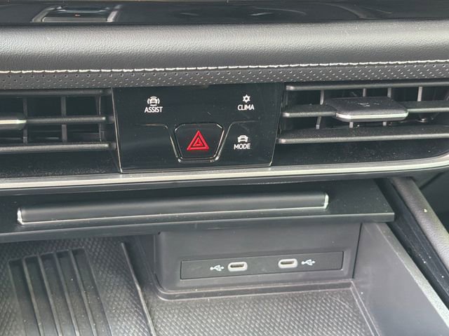 Used 2026 Volkswagen Atlas SE FWD image 31
