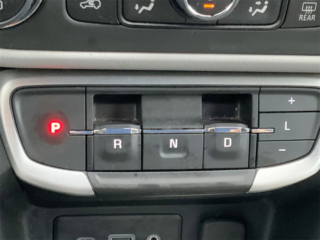 Used 2023 GMC Terrain SLE w/ Driver Convenience Package image 16