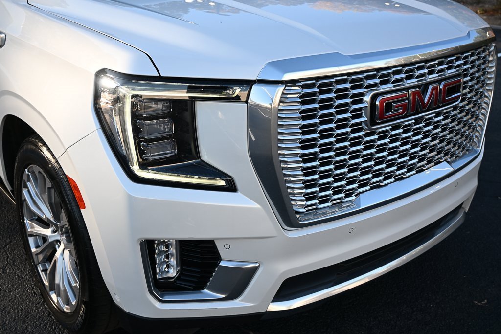 Used 2023 GMC Yukon Denali w/ Denali Reserve Package image 35