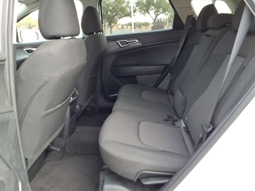 Used 2024 Kia Sportage LX image 19