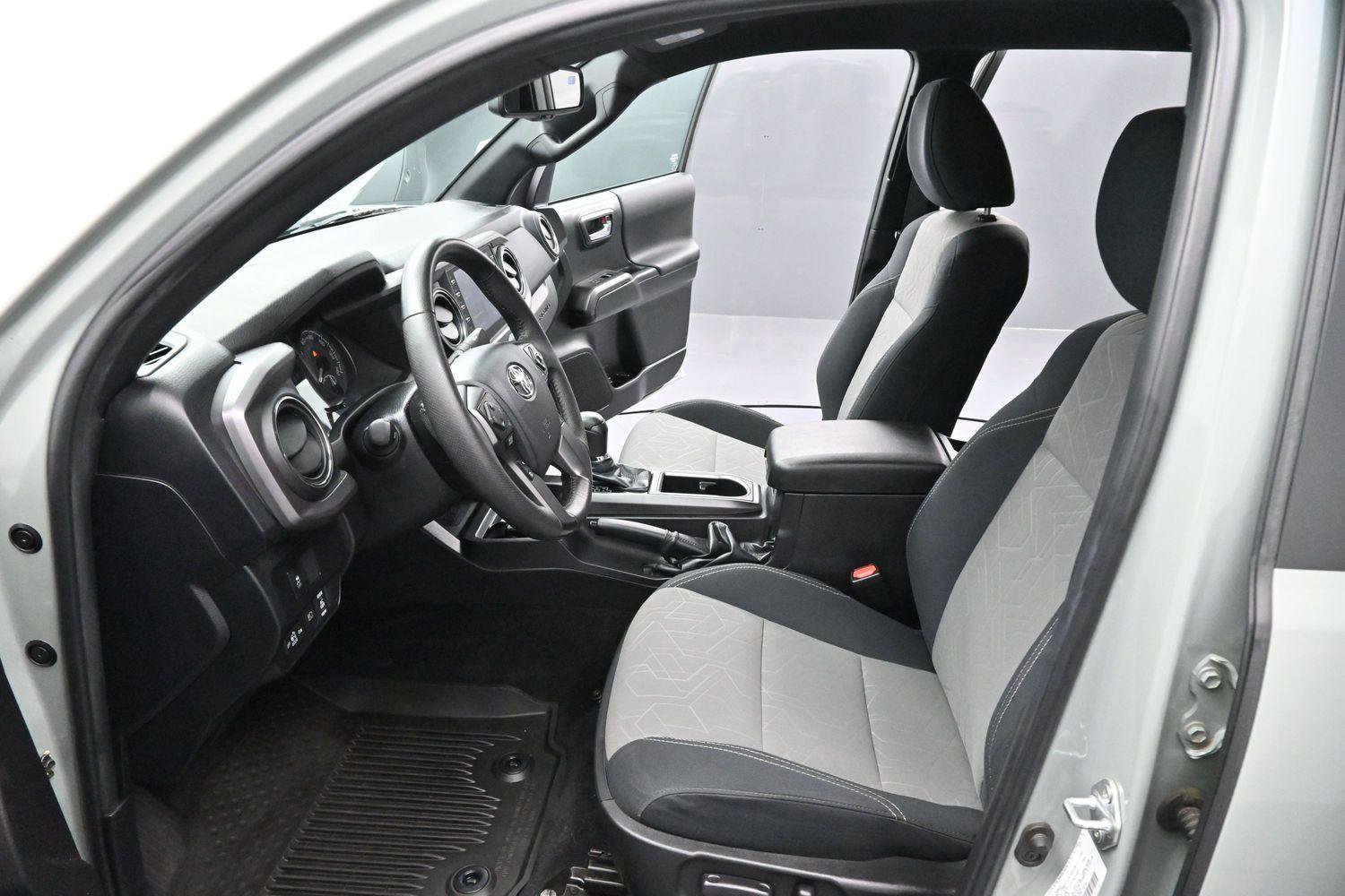 Used 2023 Toyota Tacoma TRD Sport AWD/4WD image 11