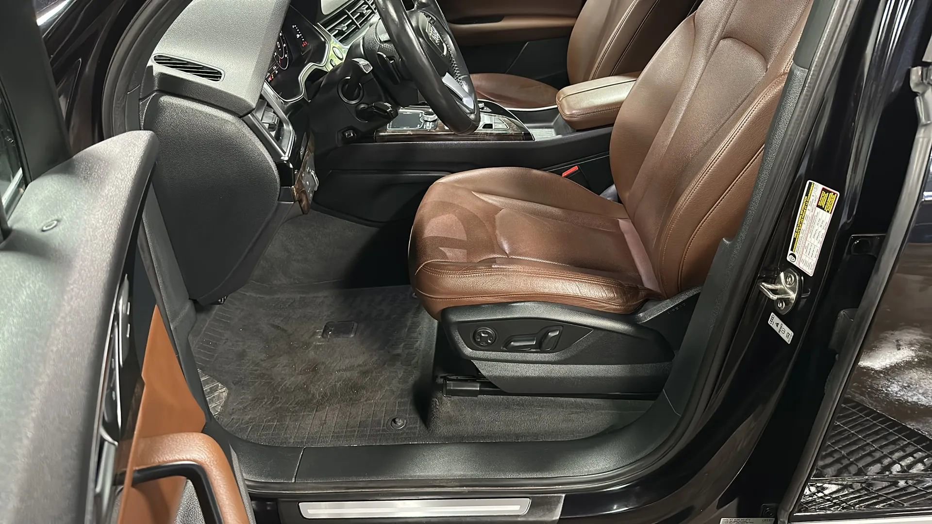 Used 2018 Audi Q7 3.0T Premium Plus w/ Premium Plus Package image 9