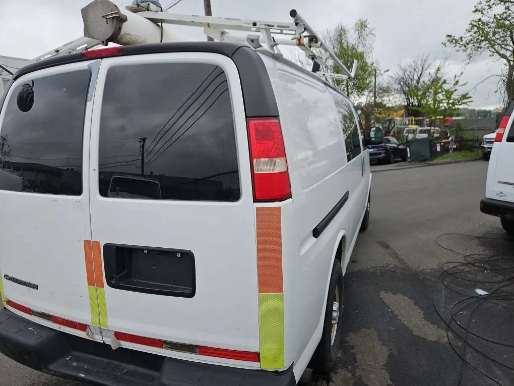 Used 2008 Chevrolet Express 2500 RWD image 7