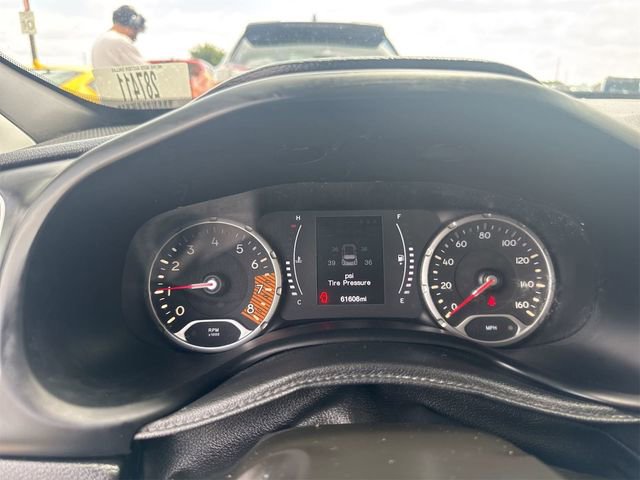 Used 2019 Jeep Renegade Latitude FWD image 13
