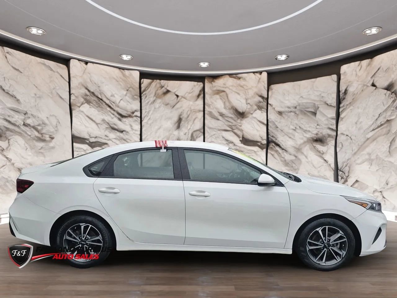 Used 2023 Kia Forte LXS image 4