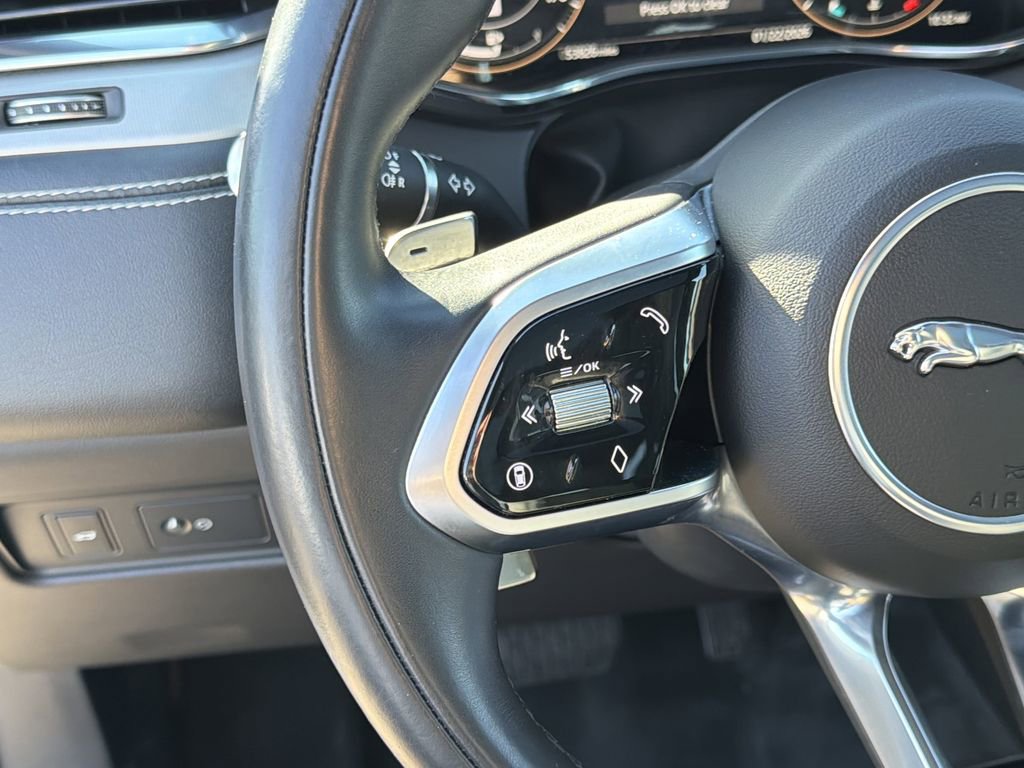 Used 2025 Jaguar F-PACE R-Dynamic S image 27