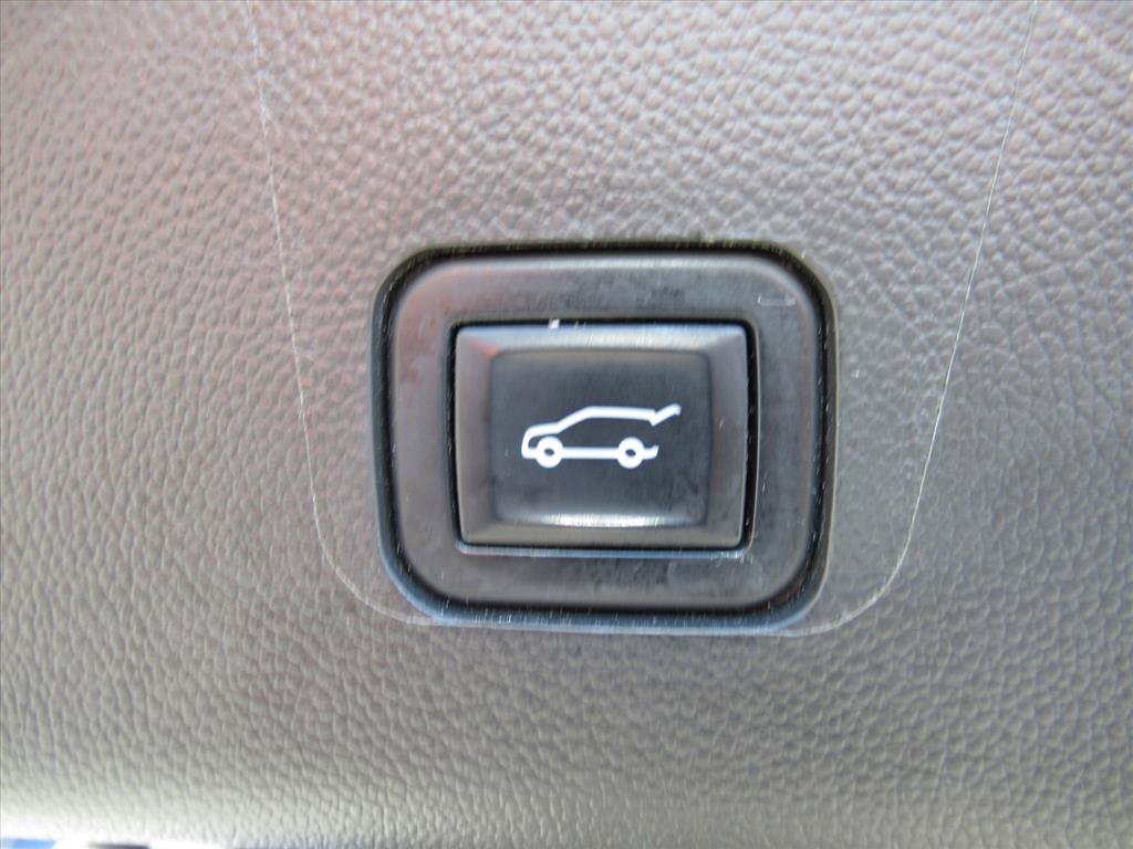 Certified 2021 Chevrolet Traverse LT w/ LT Premium Package FWD image 35