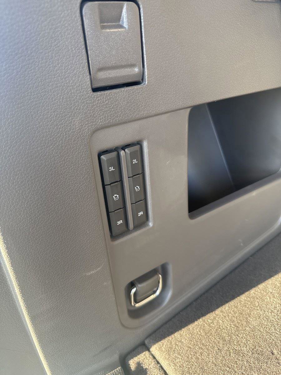 Used 2021 Ford Expedition Limited image 12