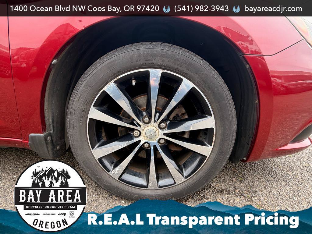 Used 2012 Chrysler 200 Touring FWD image 21