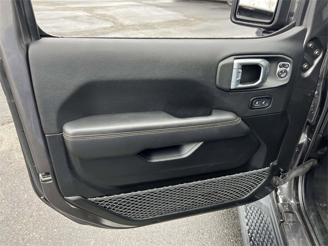 Used 2021 Jeep Gladiator Overland image 12