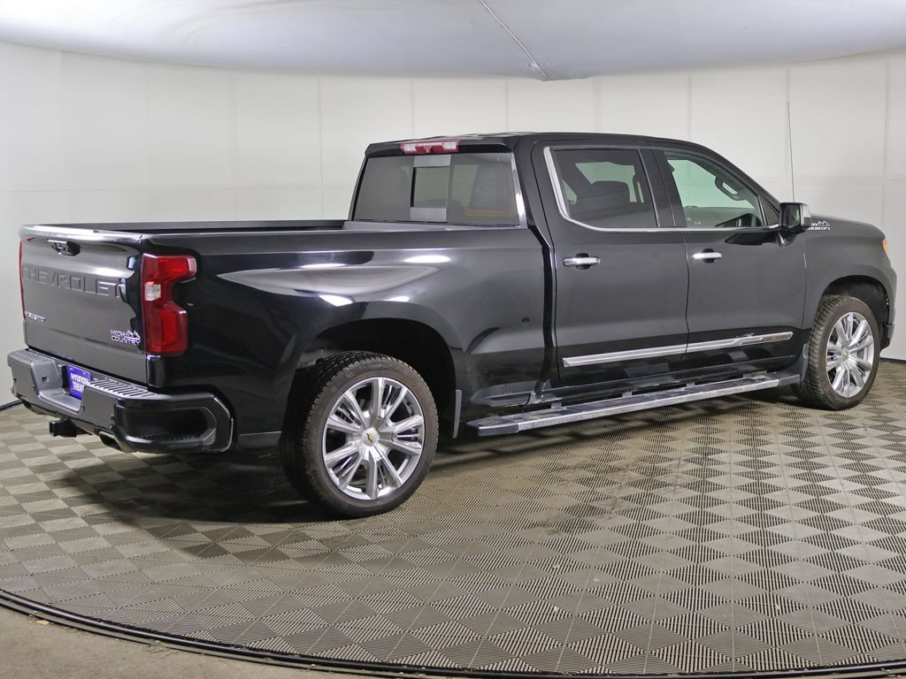 Used 2022 Chevrolet Silverado 1500 High Country w/ High Country Premium Package AWD/4WD image 14