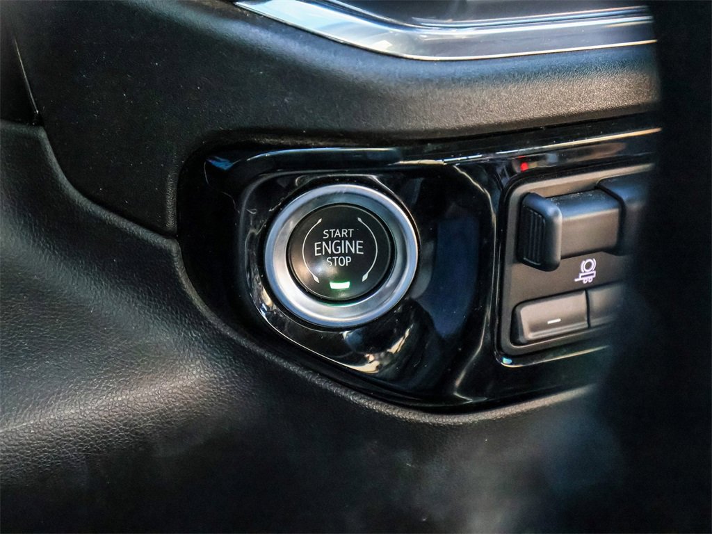 Used 2023 Chevrolet Silverado 1500 High Country w/ Technology Package image 33