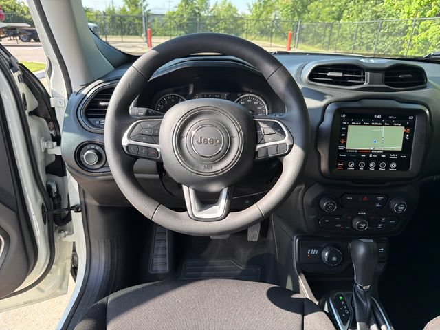 Used 2023 Jeep Renegade Latitude AWD/4WD image 16