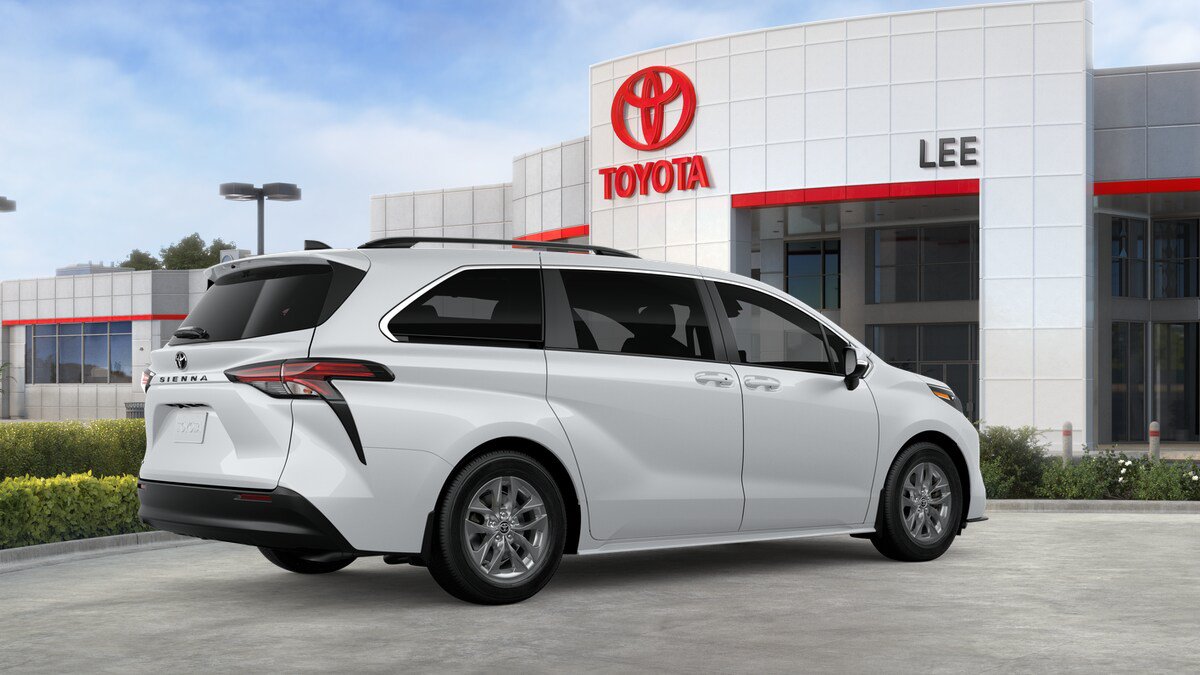 New 2026 Toyota Sienna LE FWD image 10