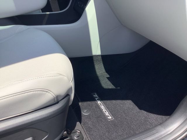 New 2025 Hyundai Tucson Limited image 30