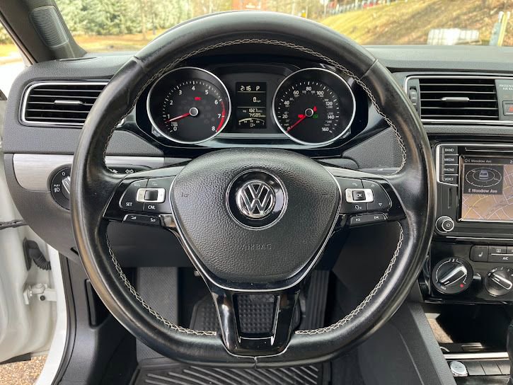 Used 2016 Volkswagen Jetta Sport image 12
