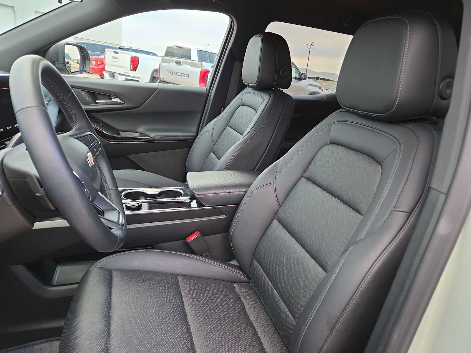 Used 2026 Chevrolet Equinox LT w/ Convenience Package II FWD image 15