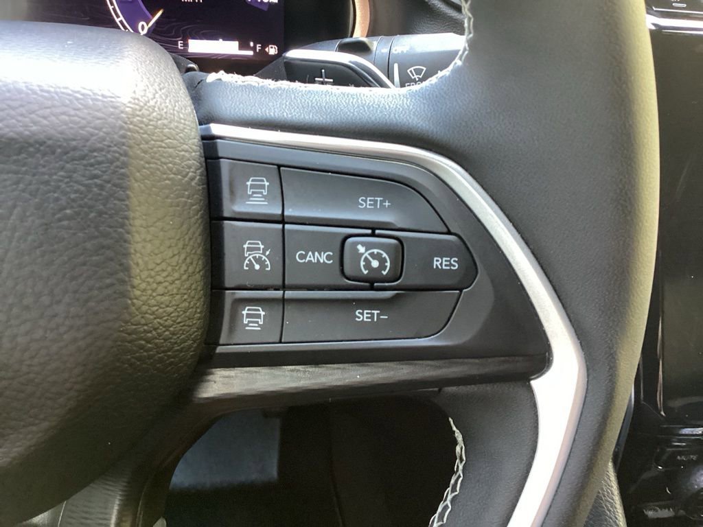 Used 2025 Jeep Grand Cherokee L Altitude image 51