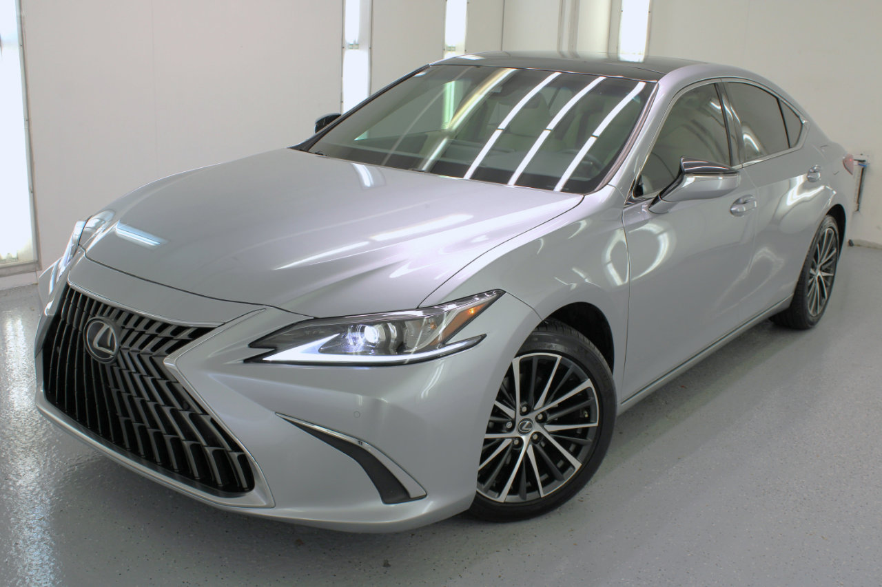 Used 2022 Lexus ES 350 w/ Premium Package image 2