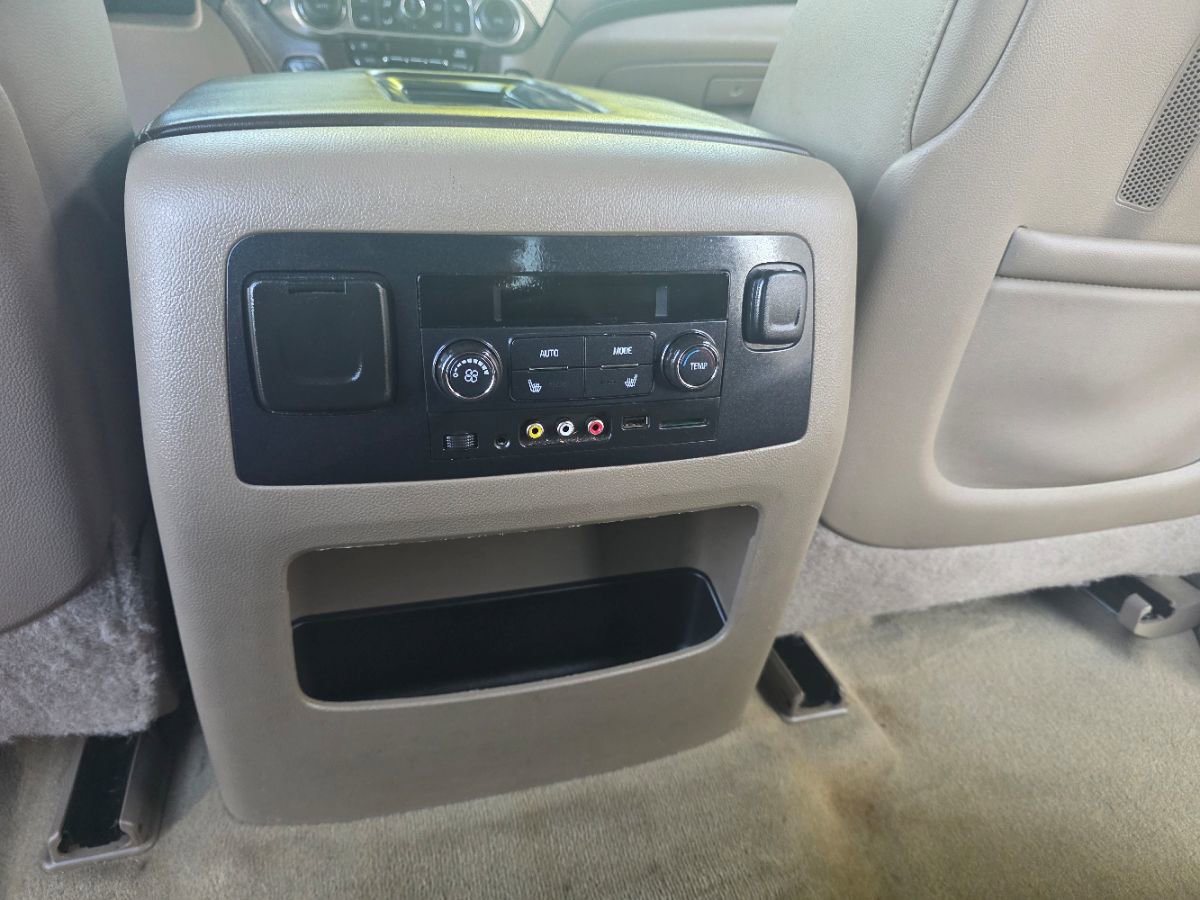 Used 2015 Chevrolet Tahoe LTZ RWD image 21
